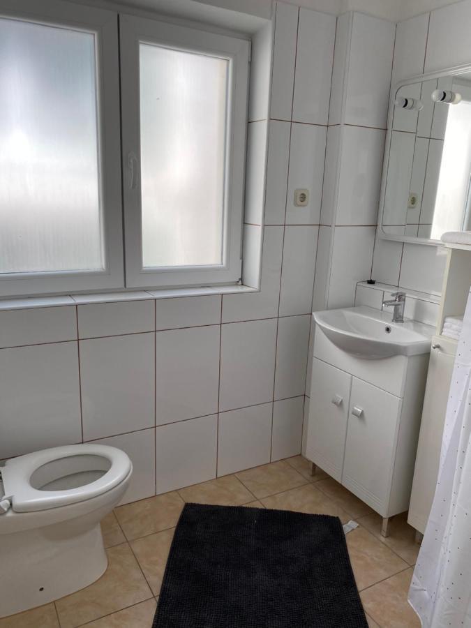 Villa Leo Beach Apartment Подгора Экстерьер фото